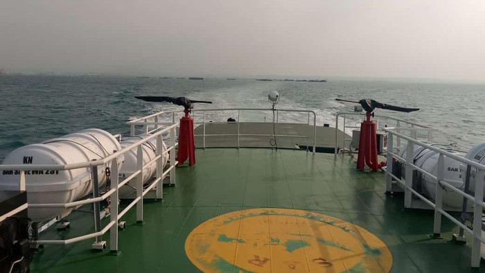 Petugas gabungan saat melakukan pencarian KM Sabar Subur asal Rembang yang tenggelam di Perairan Karimunjawa, Jepara, Sabtu (12/10/2024).