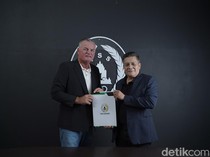 Blak-blakan Bos PSS Sleman Ungkap Alasan Rekrut Coach Mazola Junior