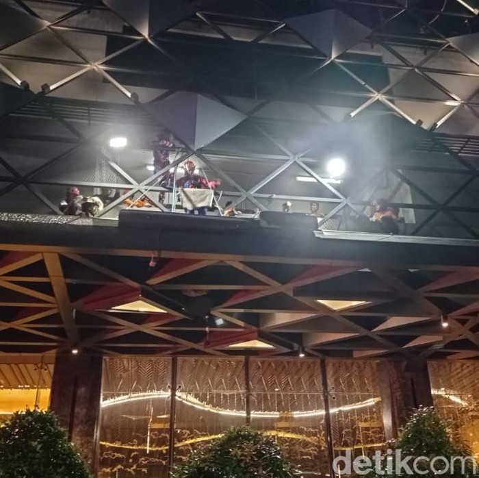 Pria Diduga Lompat dari Hotel Morazen Surabaya