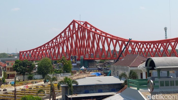 Proyek rel layang Joglo, Solo, Minggu (13/10/2024).