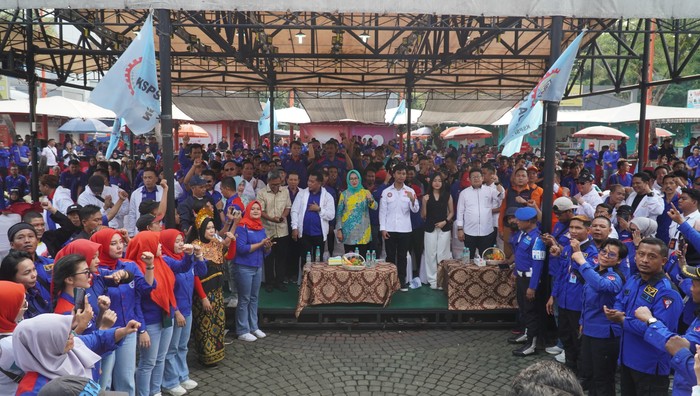 Relawan Buruh Deklarasi Dukung Airin-Ade di Pilkada Banten