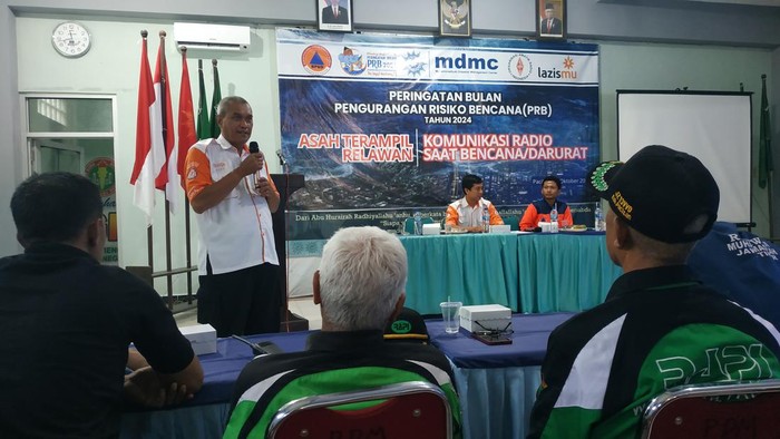 Relawan di Pacitan ikuti diskusi kebencanaan