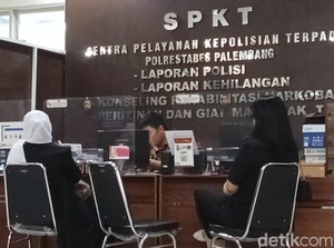 Pasutri Ancam Pegawai Seblak Pakai Sajam karena Tak Dilayani-Rusak Konter HP