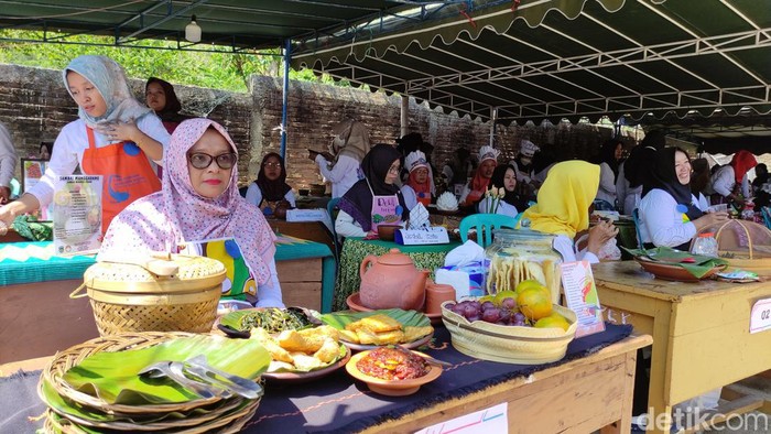 Serunya Lomba Kreasi Sambal Nusantara Bareng Puluhan Emak-emak di Pacitan
