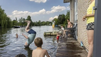 72 hasil jepretan Ilvy Njiokiktjien menjuarai kategori Street Photography. Foto: Ilvy Njiokiktjien/Siena International Photo Awards 2024