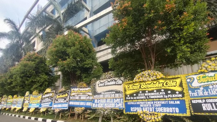 Suasana di rumah duka RSPAD tempat jenazah Benny Laos disemayamkan (Dwi/detikcom)