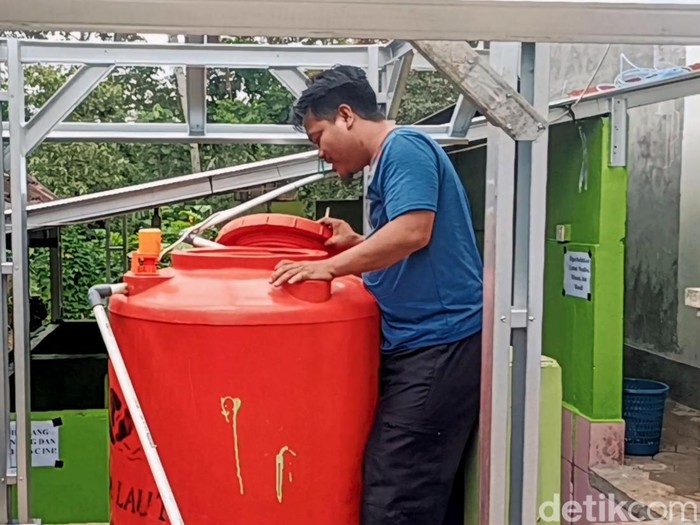 Toren ponpes di Sukabumi yang tiba-tiba dipenuhi air misterius