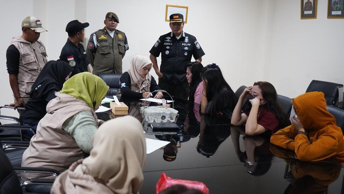 Wanita diduga pekerja seks komersial terjaring razia gabungan dari Satpol PP-Dinsos Bogor (dok.istimewa)