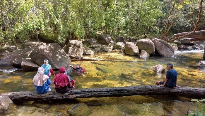 Wisata alam sungai Batu Mentas Belitung