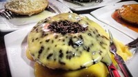 Penggemar durian wajib mampir ke Istana Surabi Durian di Tebet, Jakarta Selatan, menu utamanya adalah surabi dengan durian yang legit manis. Foto: Site Culinary/Visual