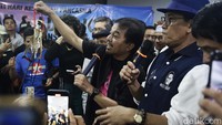 Hadir dalam acara tersebut antara lain Amien Rais, Refly Harun, Said Didu, Marwan Batubara, Roy Suryo dan Komjen (Purn) Oegroseno.