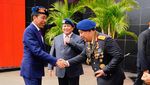 Potret Jokowi dan Prabowo Bersama Kapolri Saat Apel Operasi Mantap Brata