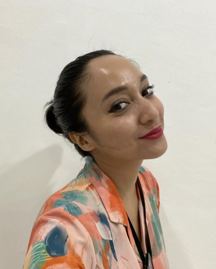 Bella Fawzi Asyik Jualan Brownies dan Kulineran Bareng Adiknya