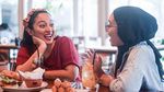 Bella Fawzi Asyik Jualan Brownies dan Kulineran Bareng Adik