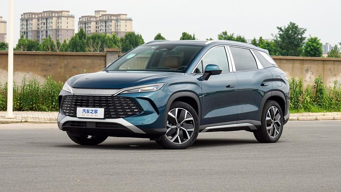 BYD Song L DM-i di China