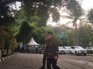 Lempar Senyum, Cak Imin Merapat ke Rumah Prabowo Susul Calon Menteri