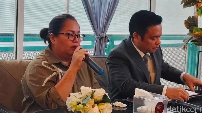 Camelia Neneng saat memberikan keterangan di Medan (Foto: Ahmad Arfah/detikSumut)