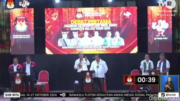 Debat publik Pilbup Malaka, yang disiarkan langsung stasiun televisi nasional, Senin (14/10/2024).