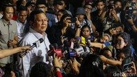 Proses calon menteri dan calon wakil menteri berkunjung ke rumah Prabowo di Kertanegara, Jakarta Selatan, akan berlanjut pada Selasa (15/10) mulai pukul 14.00 WIB.