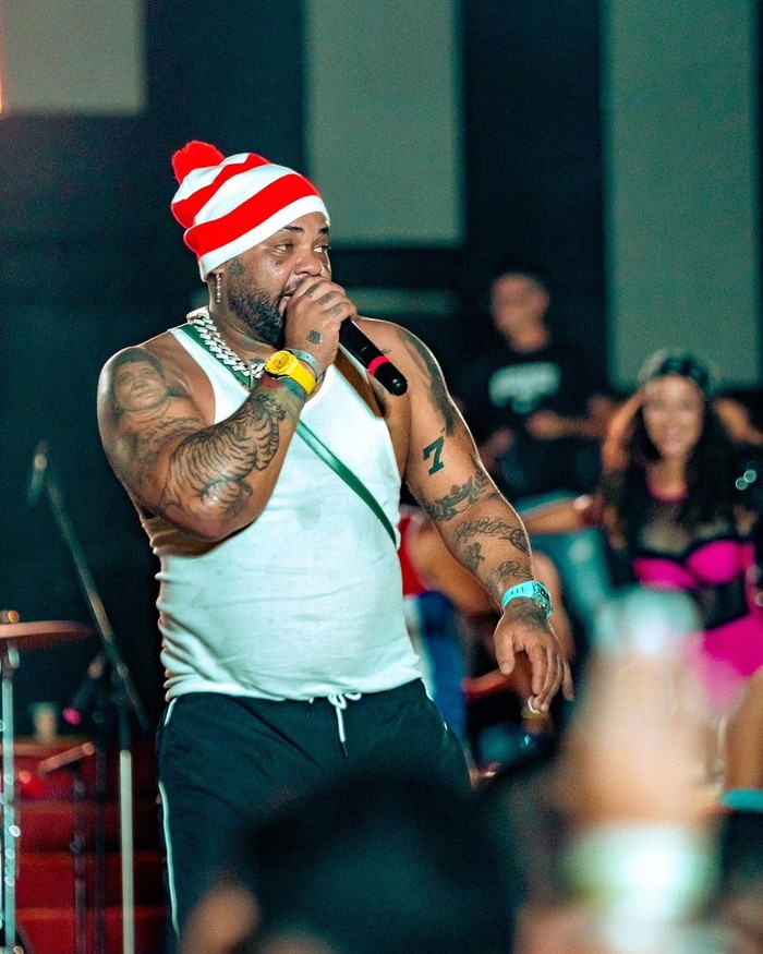 El Taiger Rapper El Taiger meninggal dunia usai ditembak pada bagian kepala.