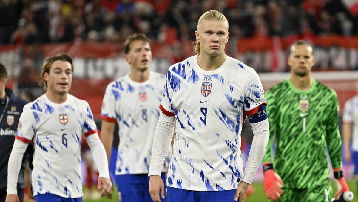 Erling Haaland minta maaf usai Norwegia dibantai Austria (REUTERS/Elisabeth Mandl)