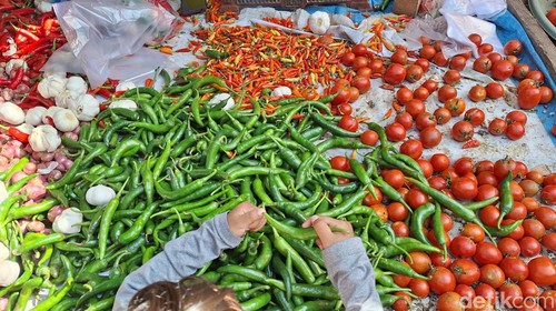 Harga bahan pokok terutama cabai dan sayuran di NTB mulai naik pada pekan kedua Oktober 2024.