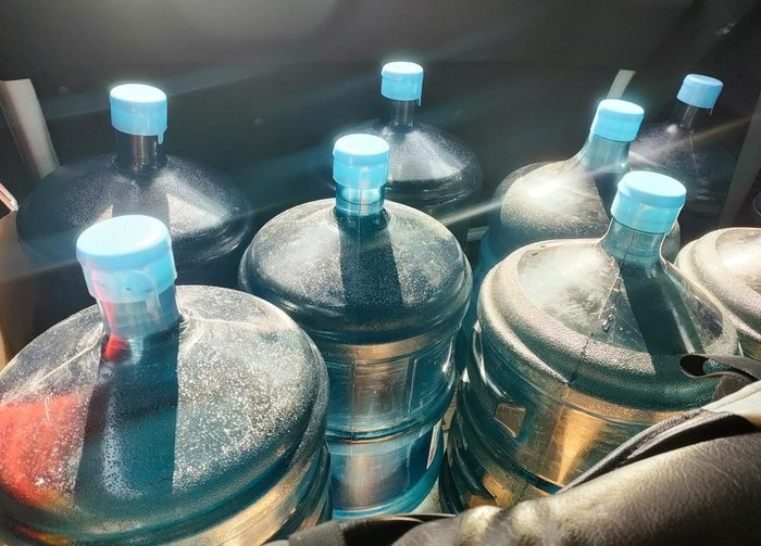 Distribusi Pakai Truk Terbuka Dinilai Bikin Galon AMDK Rentan Tercemar BPA