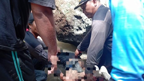 Jasad Wayan Rugeg saat ditemukan di sungai Desa Sibanggede, Kecamatan Abiansemal, Badung, Minggu (14/10/2024). Rugeg ditemukan tewas setelah lima hari hilang. (Dok. Dok Polres Badung)