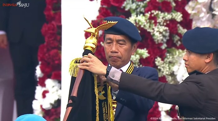 Jokowi Beri Tanda Kehormatan Nugraha Sakanti ke 7 Satker Polri (dok. YouTube Setpres)