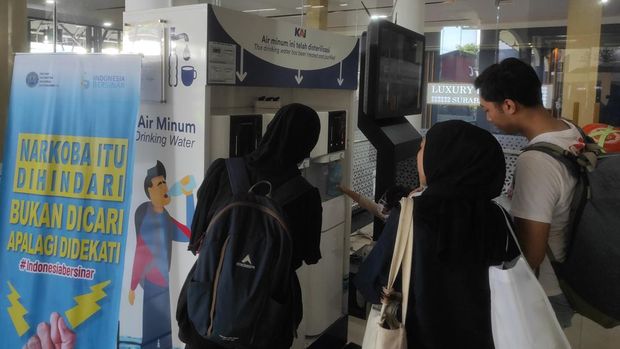KAI Daop 8 Sediakan Fasilitas Water Station Gratis Kurangi Botol Plastik