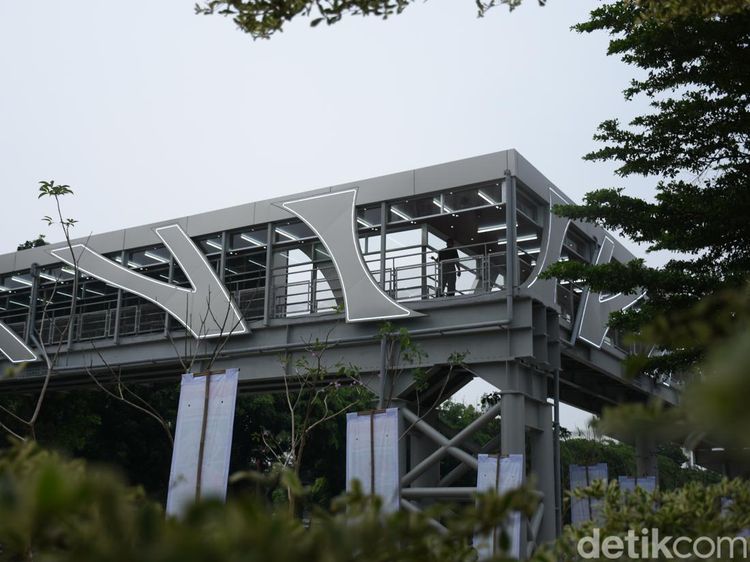 Keren! Penampakan JPO Tanjung Barat Usai Revitalisasi