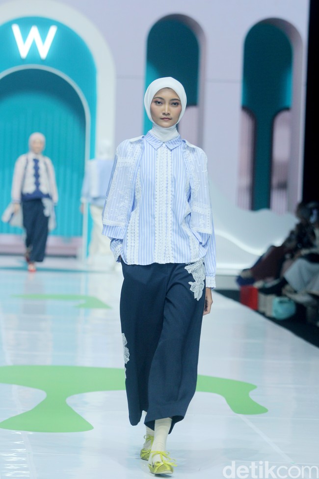 Inilah koleksi terbaru Cotton Ink x Artkea di Jakarta Muslim Fashion Week 2025, ICE BSD Tanggerang, Jumat, [11/10/2024]. Foto: Mohammad Abduh/detikcom.