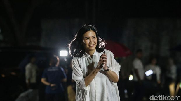 Veronica Tan merapat ke kediaman presiden terpilih Prabowo Subianto malam ini. Veronica hadir di tengah pemanggilan calon menteri Prabowo, Senin (14/10/2024).