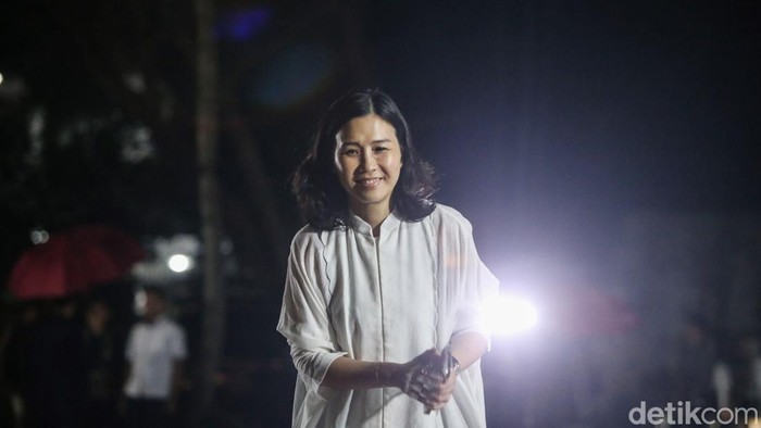 Veronica Tan merapat ke kediaman presiden terpilih Prabowo Subianto malam ini. Veronica hadir di tengah pemanggilan calon menteri Prabowo, Senin (14/10/2024).