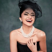 Penampilan Marshanda di pemotretan terbarunya kembali mencuri atensi. Makin langsing, ibu satu orang anak itu tampil manglingi. Foto: Instagram/@riomotret/@marshanda99