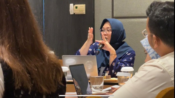 Mediodecci Lustarini, Sekretaris Direktorat Jenderal Informasi dan Komunikasi Publik Kominfo