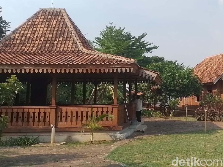 Melihat Deretan Rumah Betawi di Setu Babakan