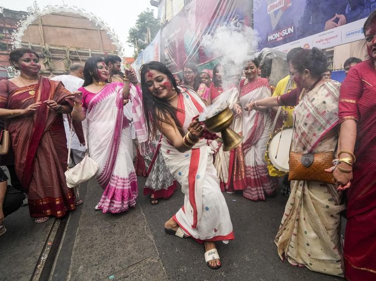 Meriahnya Festival Durga Puja di Kolkata India