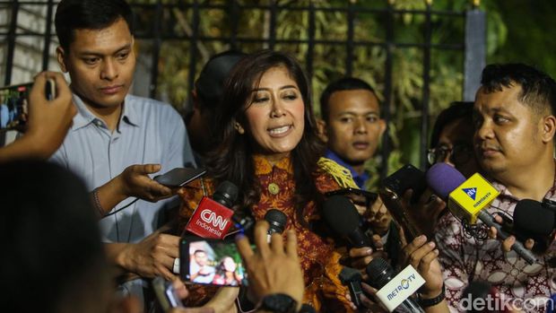 Politikus Partai Golkar Meutya Hafid mendatangi rumah Prabowo di di Kertanegara, Jakarta Selatan, Senin (14/10/2024).