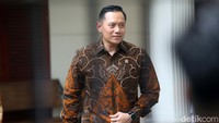 Ketum Partai Demokrat yang juga Menteri ATR/BPN Agus Harimurti Yudhoyono (AHY) menghadap Presiden terpilih Prabowo Subianto di tengah pembentukan kabinet mendatang. 