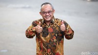 Ketua Harian DPP Partai Gerindra, Sufmi Dasco Ahmad, mengatakan Prabowo mengundang calon menteri hari ini ke kediamannya. Rencananya akan ada finalisasi terkait menteri usai pertemuan itu berlangsung.