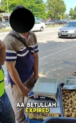 Pasang Harga Menjebak, Penjual Buah Ini Dimarahi Petugas Berwajib