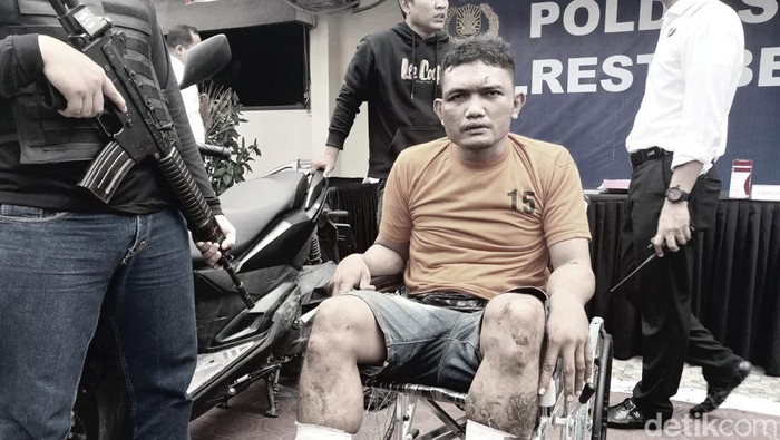 Pelaku Gembong dihadirkan saat konferensi pers di Polrestabes Medan (Finta Rahyuni/detikSumut)