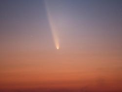 Penampakan Komet Langka yang Terlihat 80 Ribu Tahun Sekali