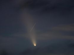 Penampakan Komet Langka yang Terlihat 80 Ribu Tahun Sekali