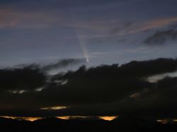 Penampakan Komet Langka yang Terlihat 80 Ribu Tahun Sekali