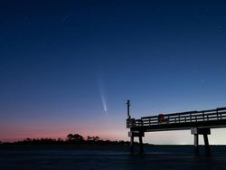 Penampakan Komet Langka yang Terlihat 80 Ribu Tahun Sekali