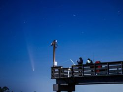 Penampakan Komet Langka yang Terlihat 80 Ribu Tahun Sekali