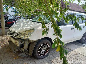 Saksi Sebut Mobil Livina Nabrak hingga 7 Kali Sebelum Dihentikan Massa di Solo