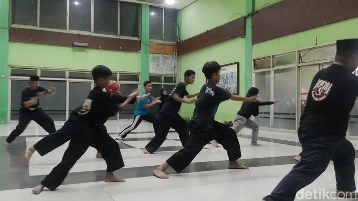 Perguruan pencak silat cingkrik di Rawa Belong, Jakarta Barat